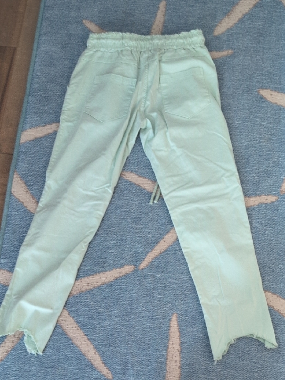 Women's Cropped Drawstring Ankle Pants in Light Sage - Picture 3 of 4